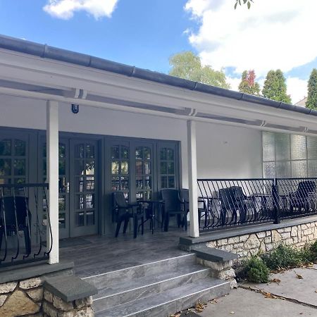 Holiday Apartmanhaz Balatonfured Bagian luar foto