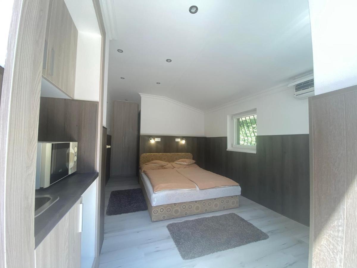Holiday Apartmanhaz Balatonfured Bagian luar foto