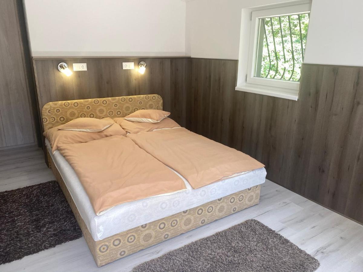 Holiday Apartmanhaz Balatonfured Bagian luar foto