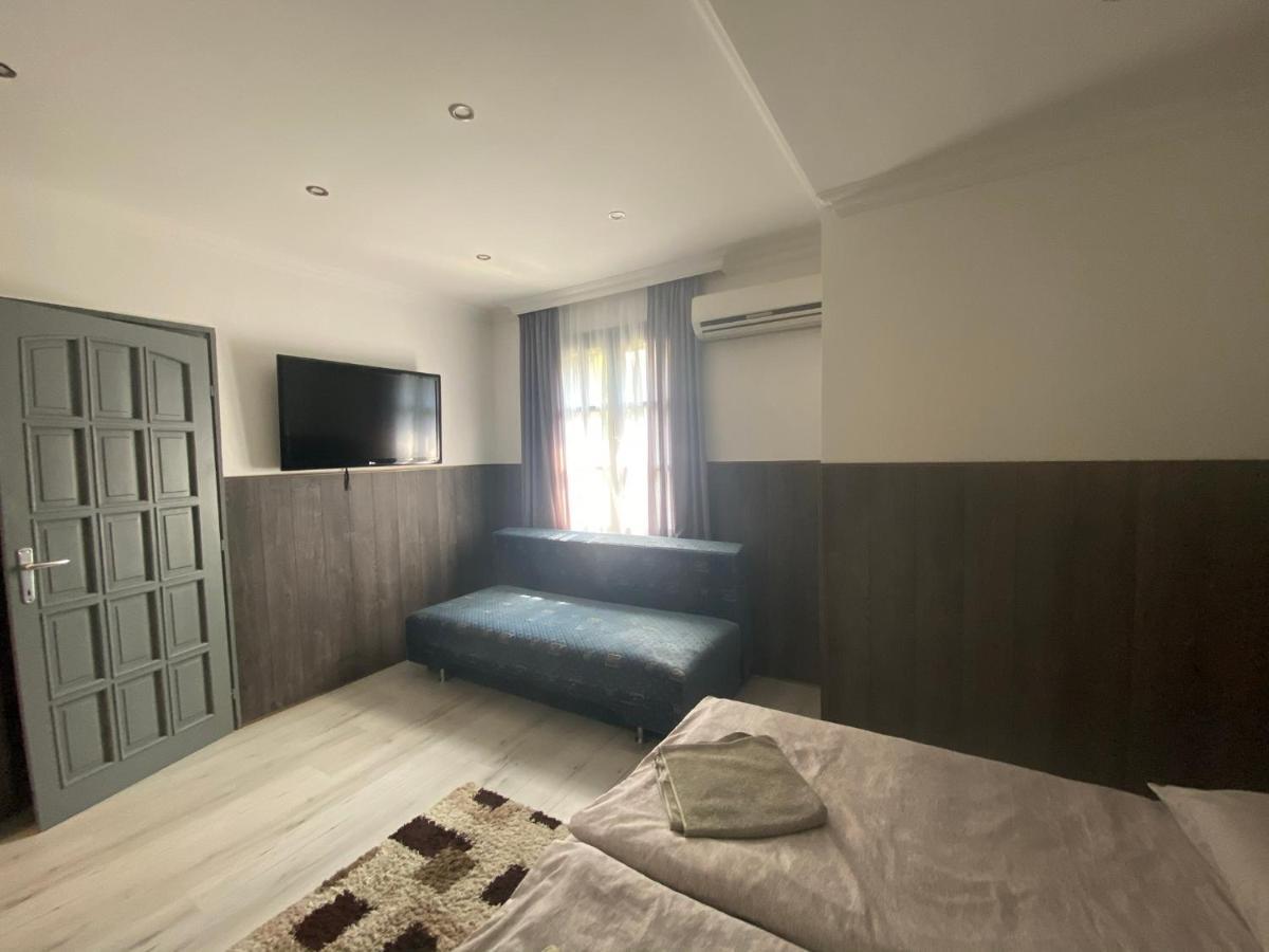 Holiday Apartmanhaz Balatonfured Bagian luar foto